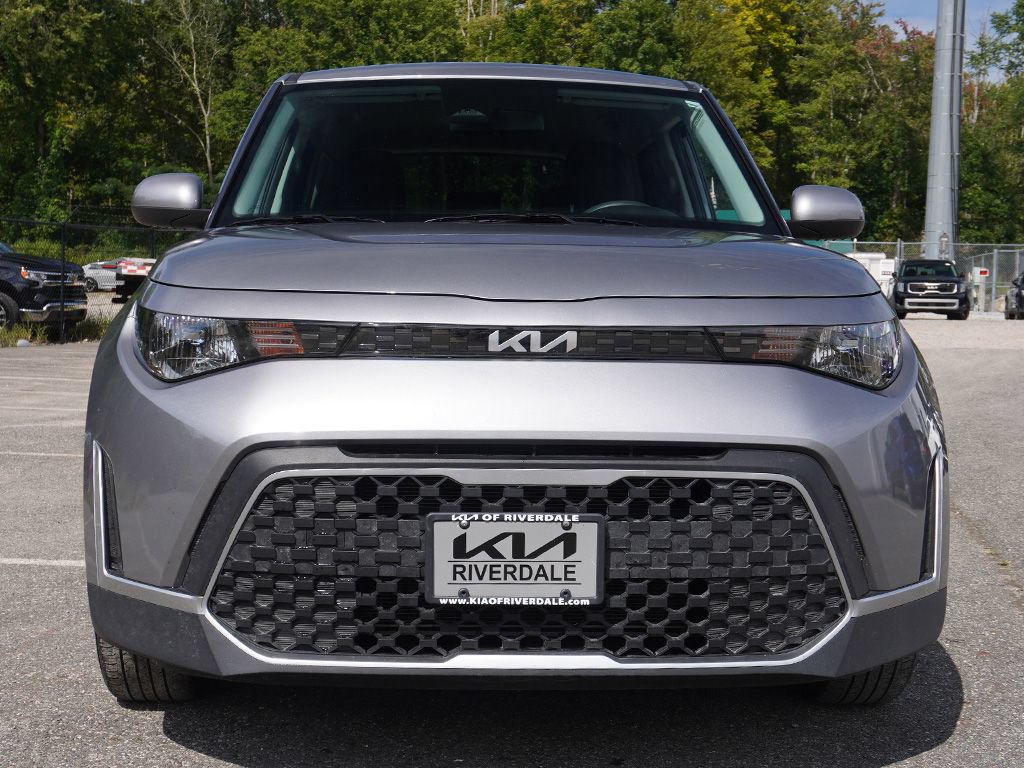 Used 2025 Kia Soul LX w/ LX Technology Package FWD image 10