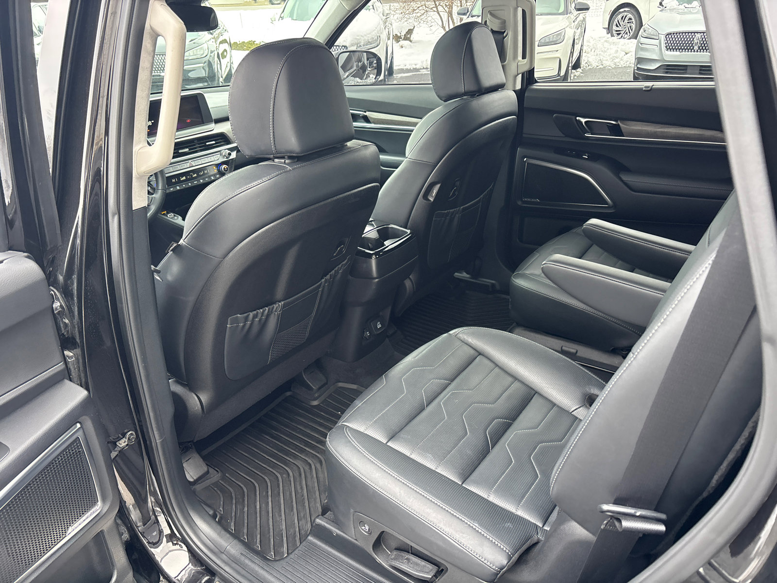 Used 2022 Kia Telluride SX w/ SX Prestige Package image 28