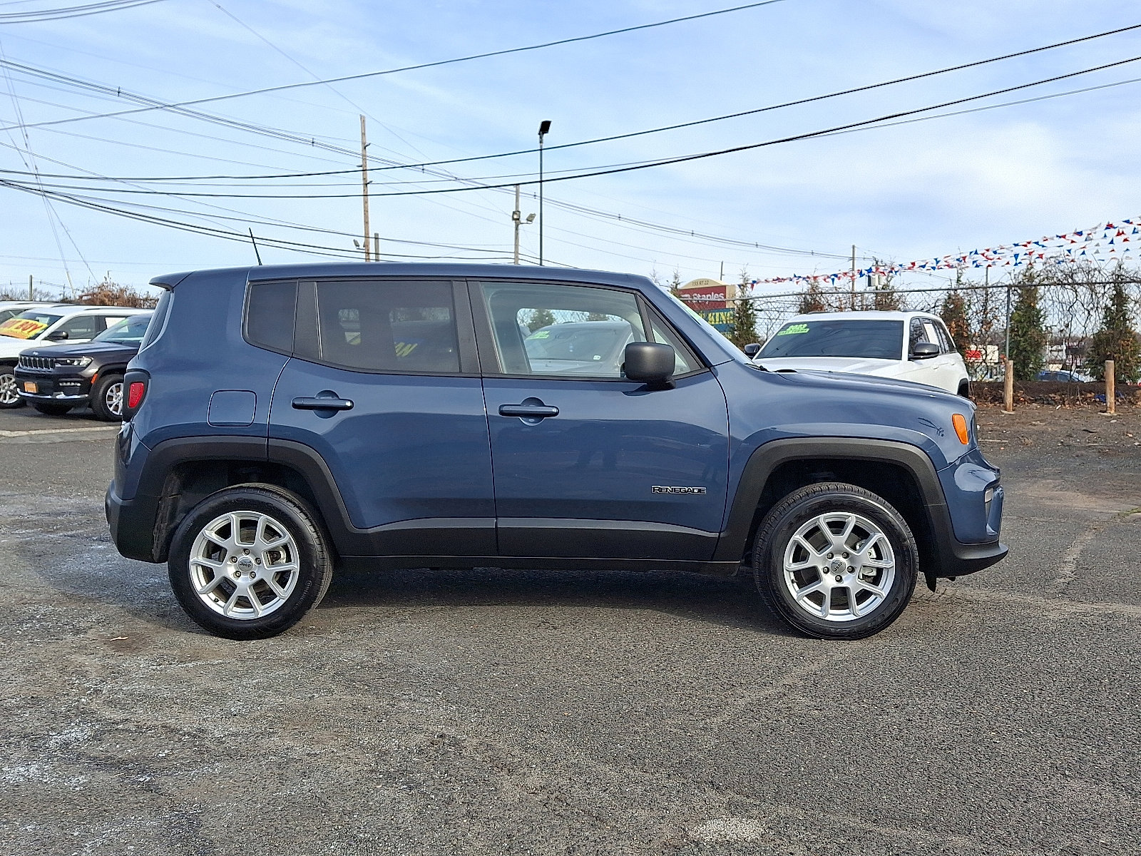 Used 2023 Jeep Renegade Latitude image 8