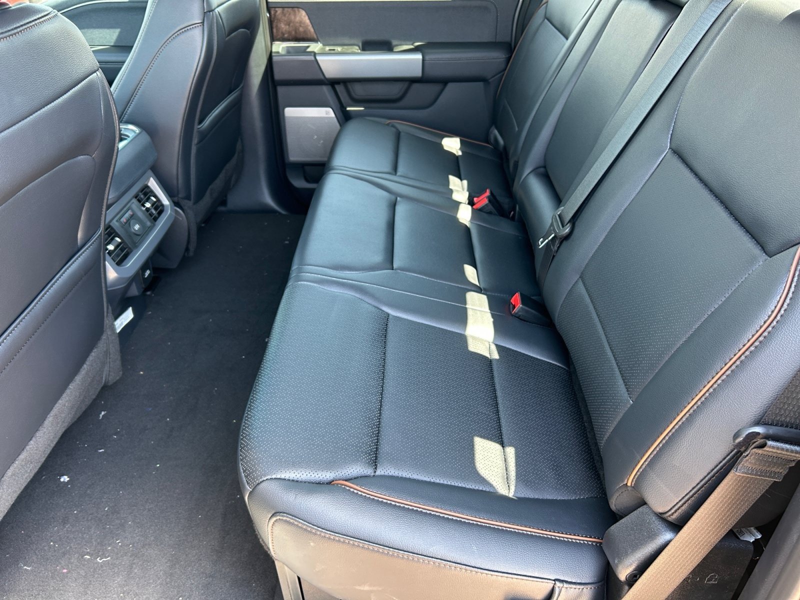 New 2026 Ford F350 Lariat w/ Black Appearance Package AWD/4WD image 17
