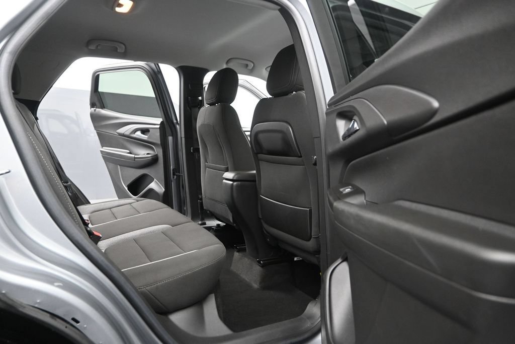Used 2023 Chevrolet TrailBlazer LT FWD image 18