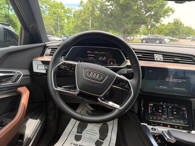 Used 2023 Audi e-tron Premium Plus AWD/4WD image 15