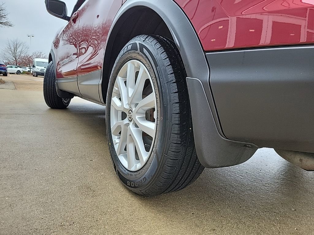 Used 2022 Nissan Rogue Sport SV image 17