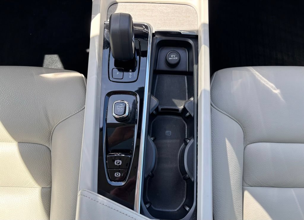 Certified 2023 Volvo XC60 B5 Plus w/ Climate Package AWD/4WD image 30