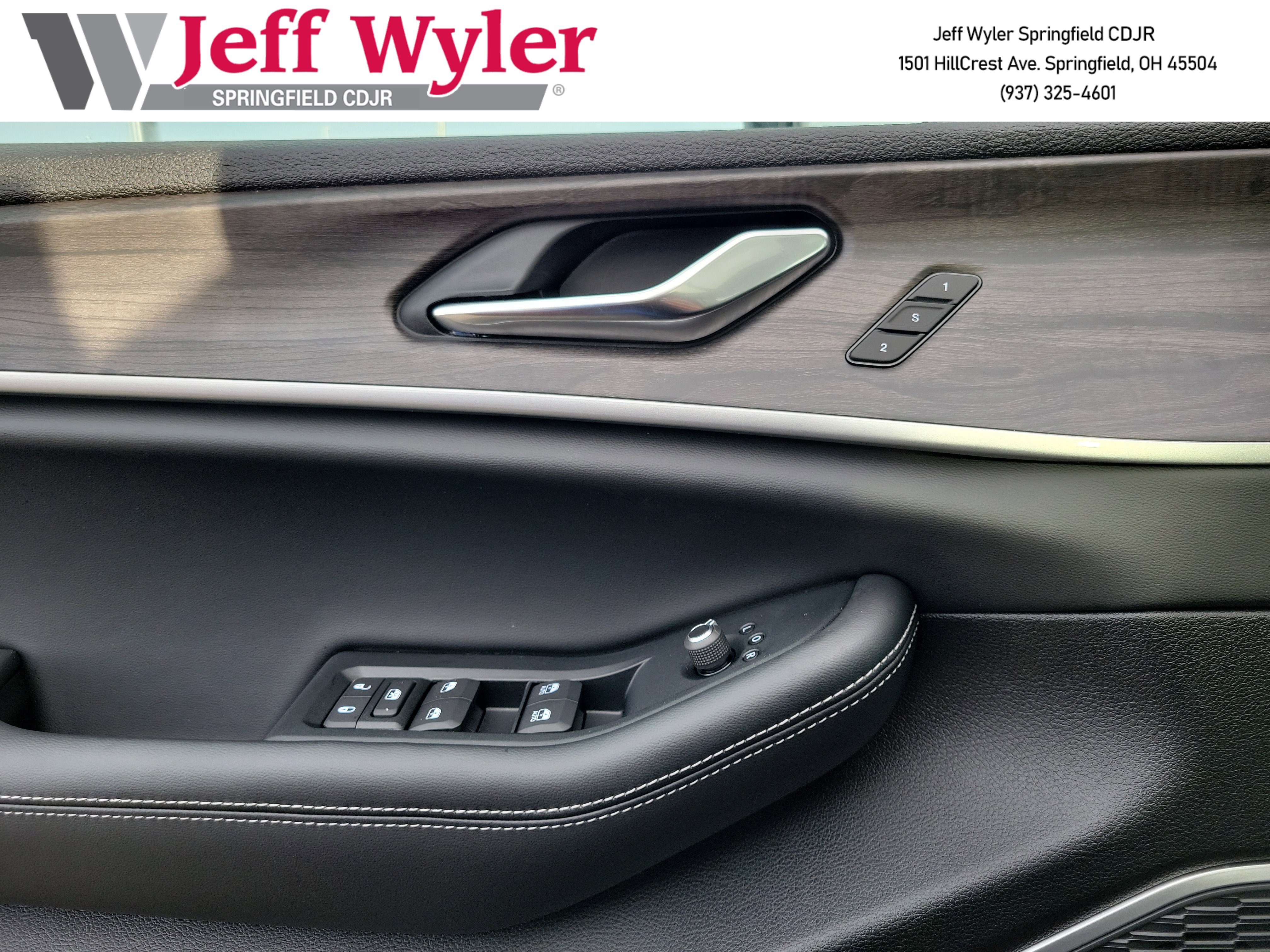 New 2025 Jeep Grand Cherokee Limited image 14