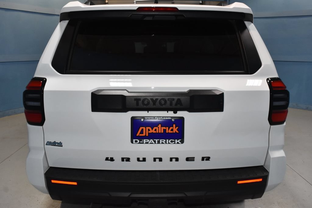 Used 2025 Toyota 4Runner SR5 AWD/4WD image 28