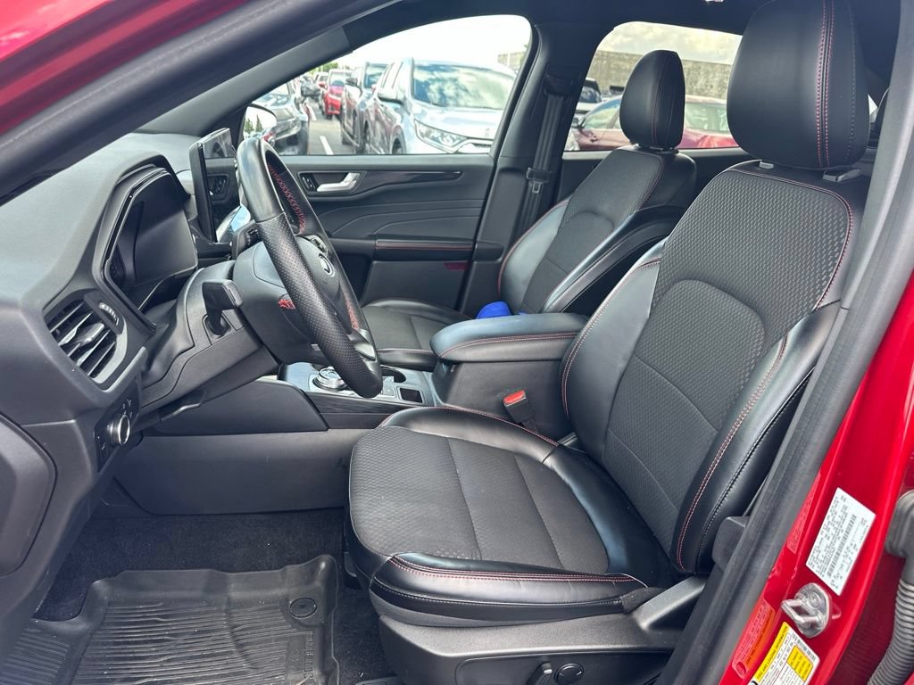 Used 2023 Ford Escape ST-Line w/ Tech Pack #1 AWD/4WD image 16