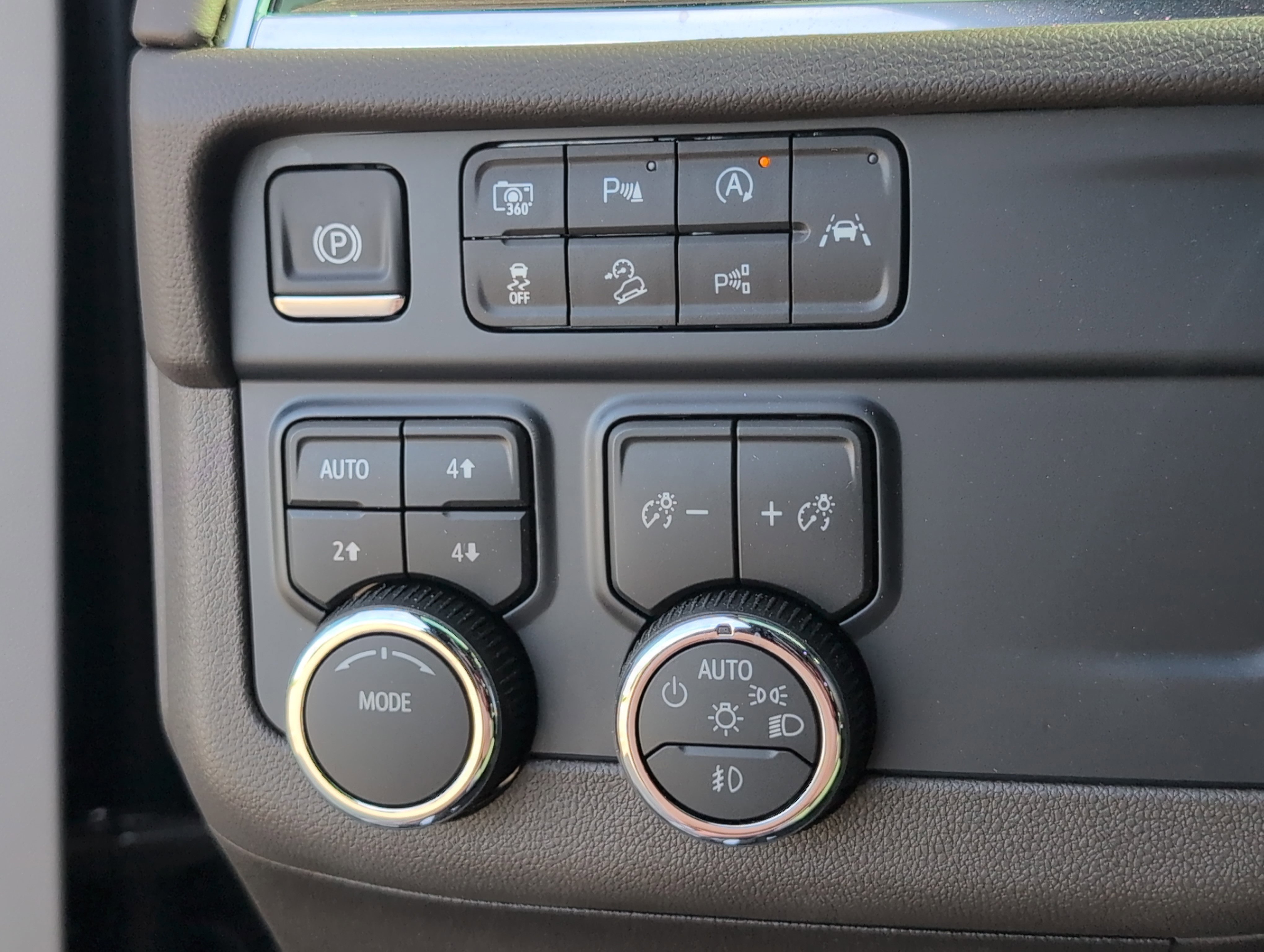 Certified 2026 Chevrolet Tahoe Z71 w/ Comfort Package image 28