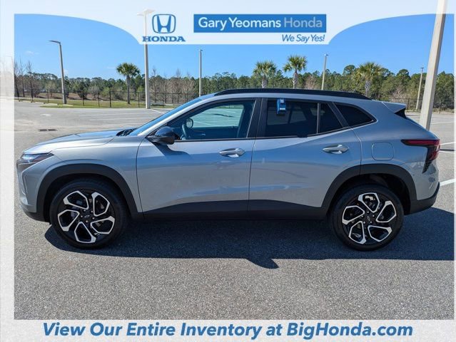 Used 2025 Chevrolet Trax RS w/ Driver Confidence Package image 9