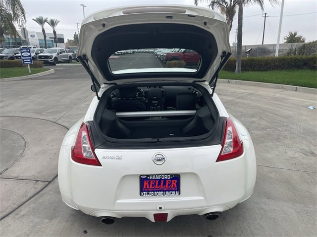 Used 2016 Nissan 370Z w/ Sport Package image 23