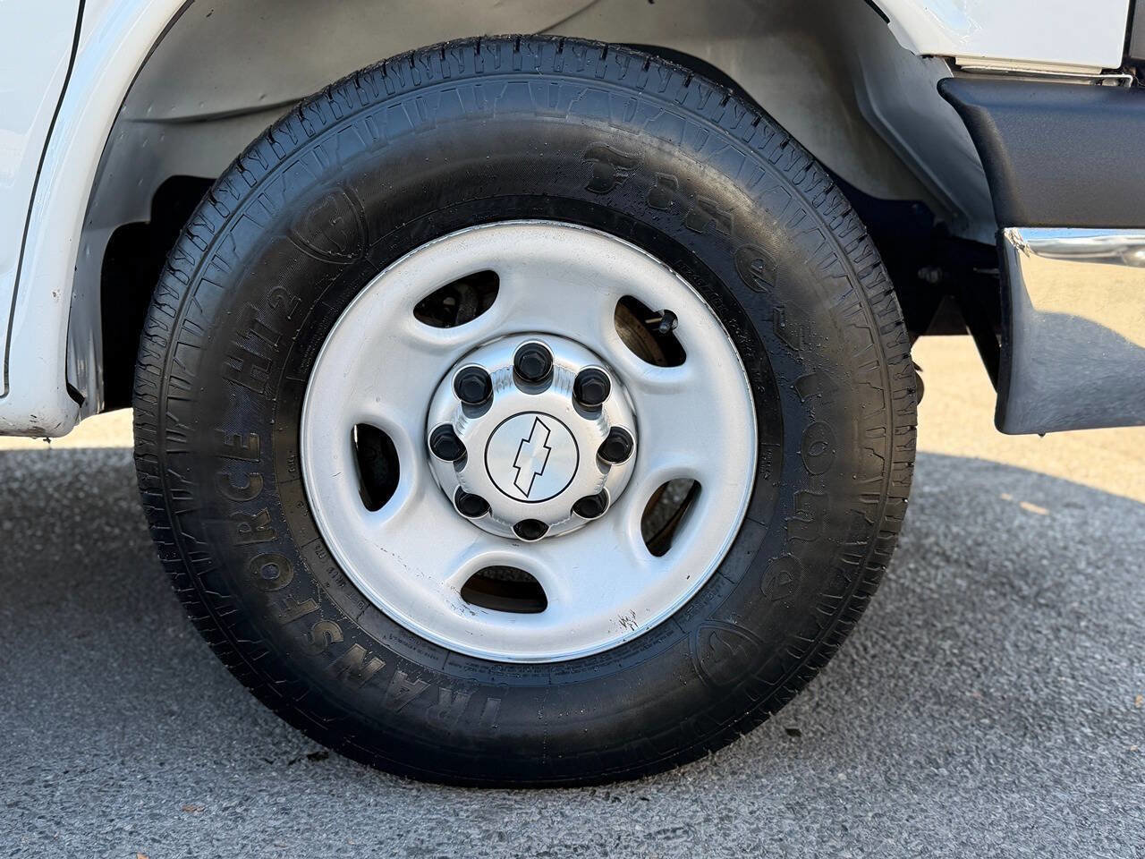 Used 2014 Chevrolet Express 2500 image 70