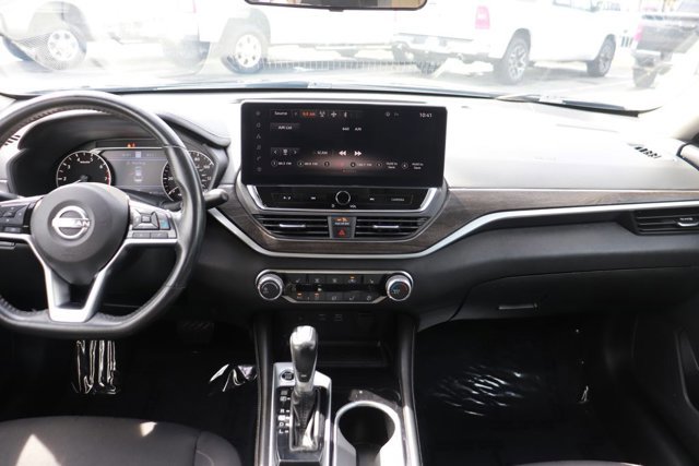 Used 2023 Nissan Altima 2.5 SV w/ SV Premium Package image 15