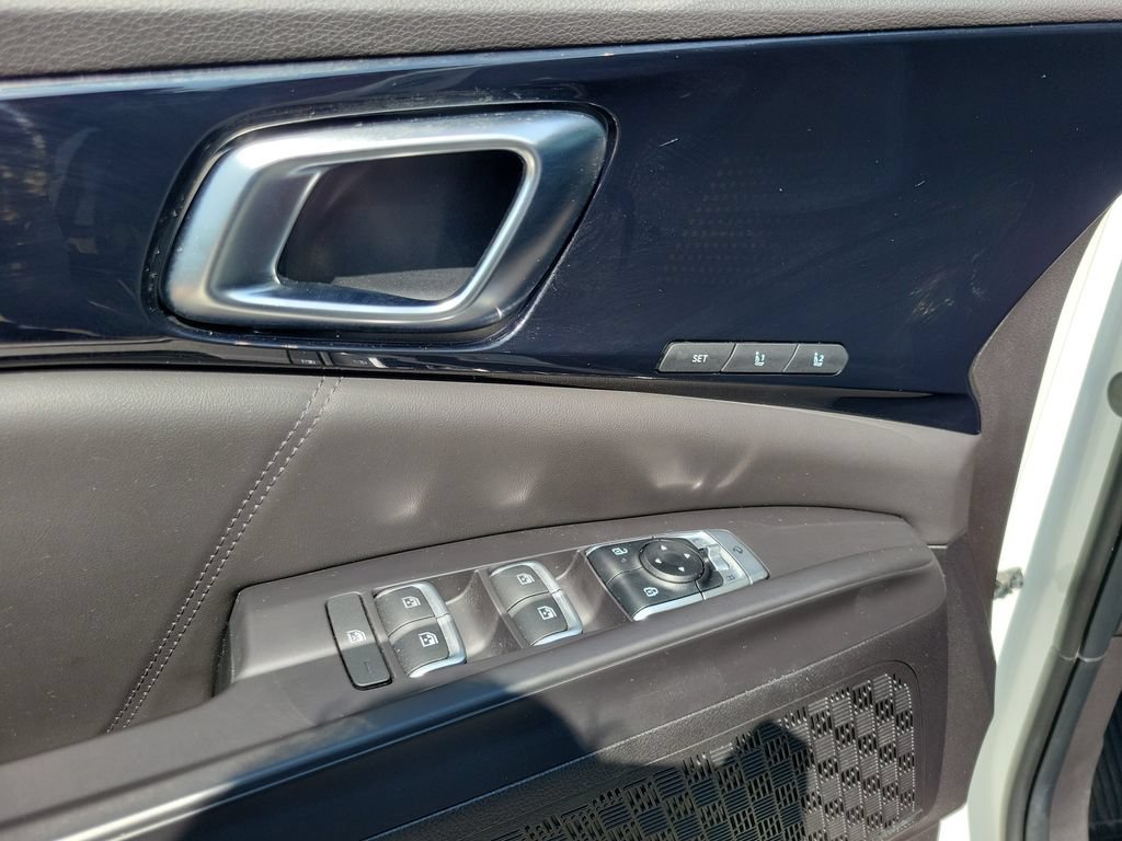 Certified 2026 Kia Carnival SX Prestige FWD image 17