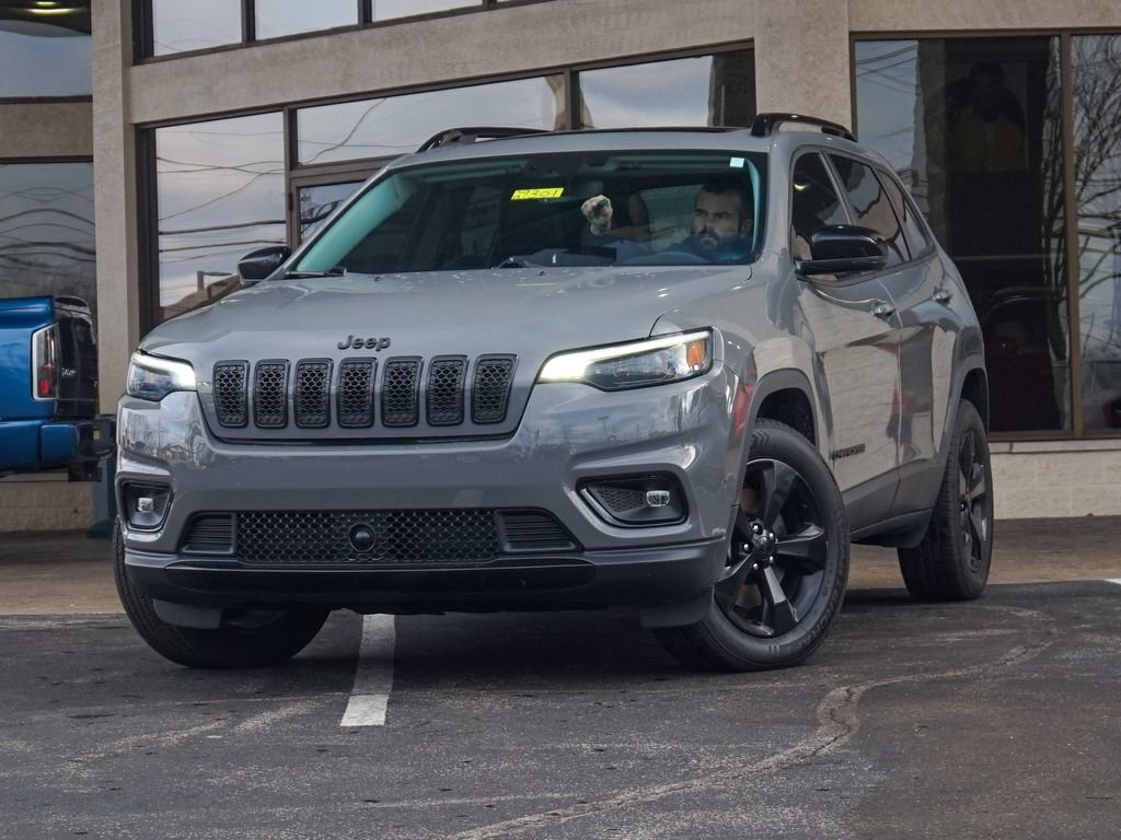 Used 2023 Jeep Cherokee Altitude Lux w/ Lux Elite Package image 6