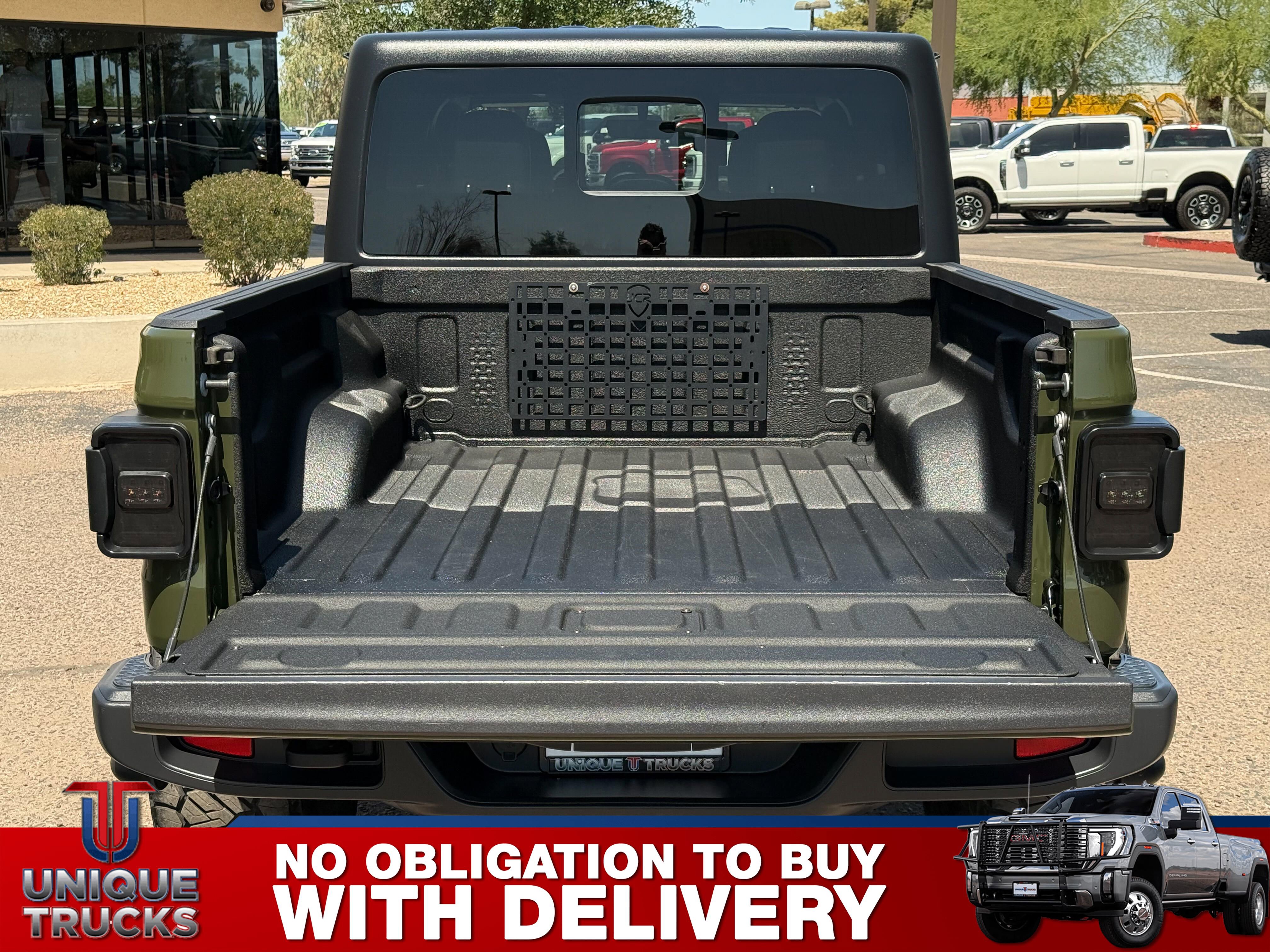 Used 2021 Jeep Gladiator Willys AWD/4WD image 12