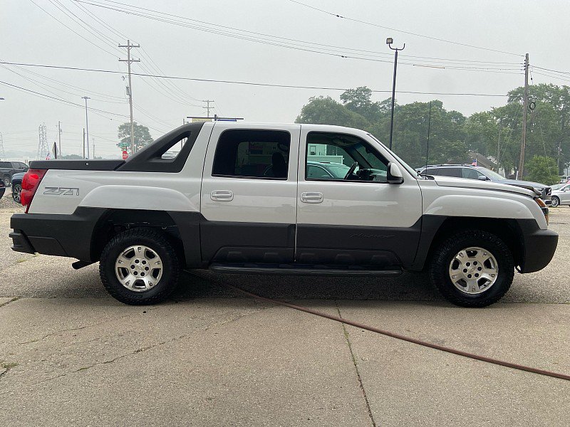 Used 2003 Chevrolet Avalanche 4x4 w/ Suspension Package, Off-Road image 6