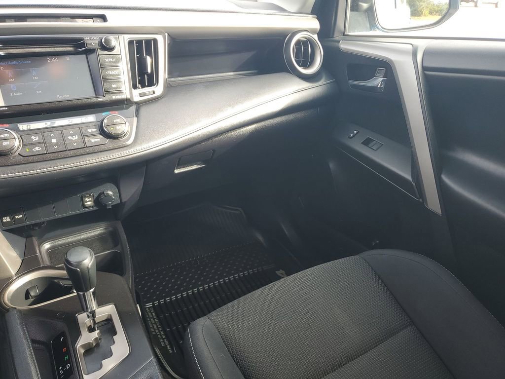 Used 2016 Toyota RAV4 XLE image 11