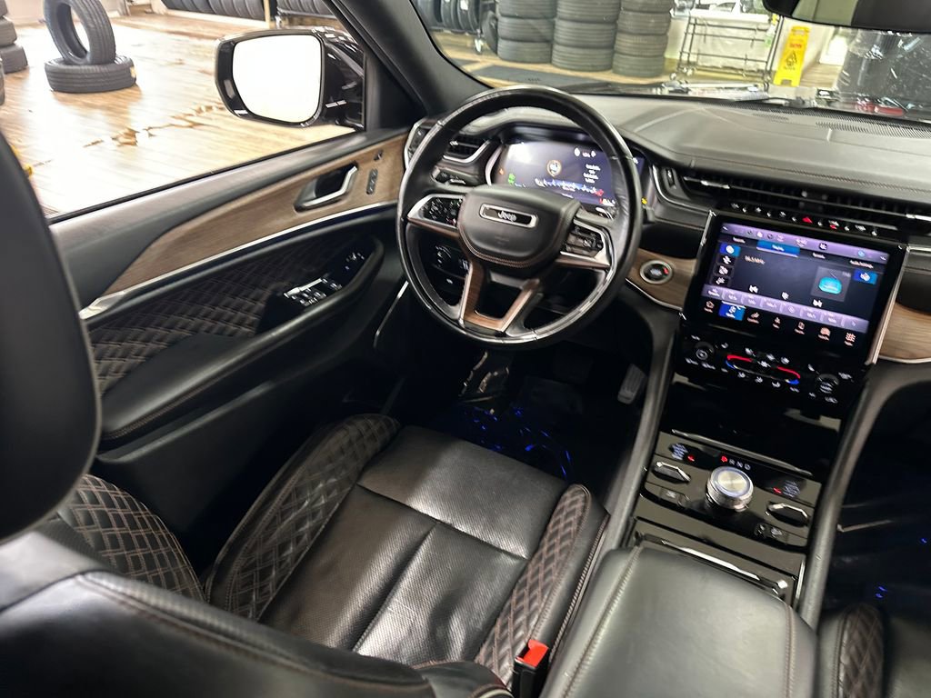 Certified 2022 Jeep Grand Cherokee L Summit w/ Luxury Tech Group V AWD/4WD image 16