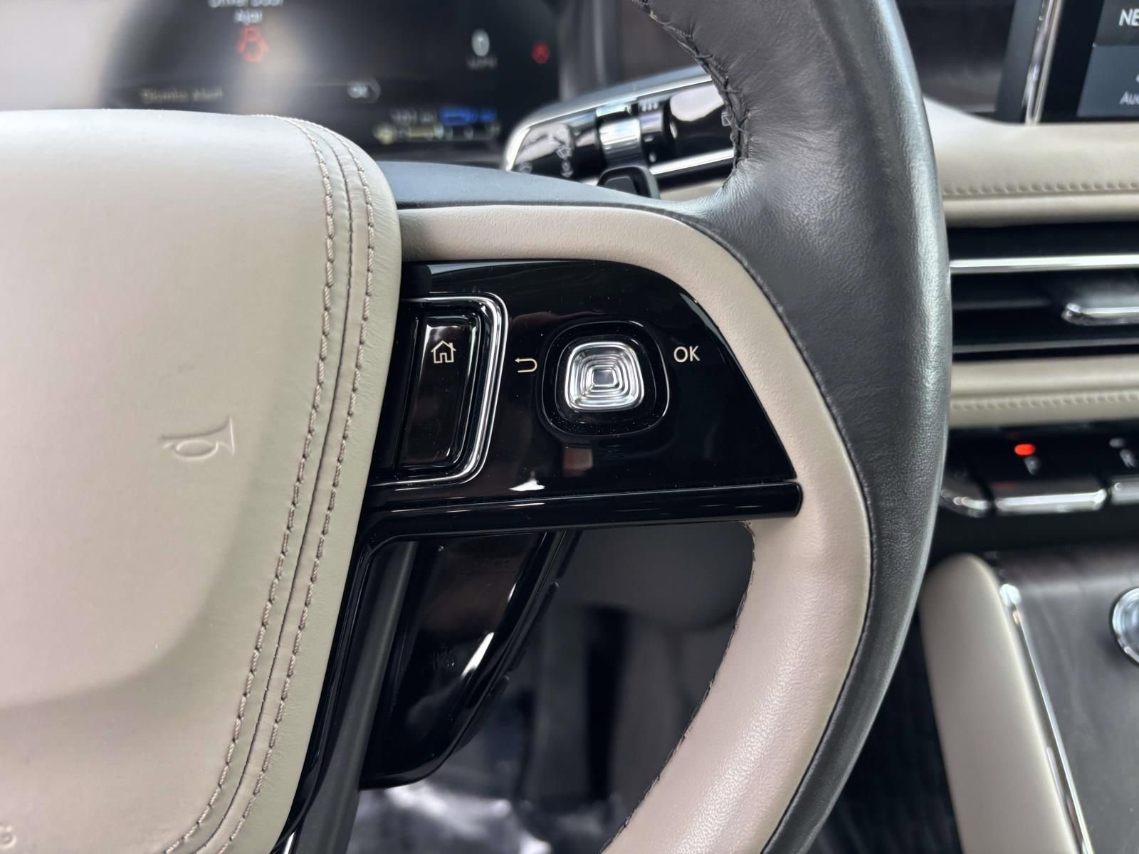 Used 2023 Lincoln Aviator Grand Touring w/ Equipment Group 301A image 20