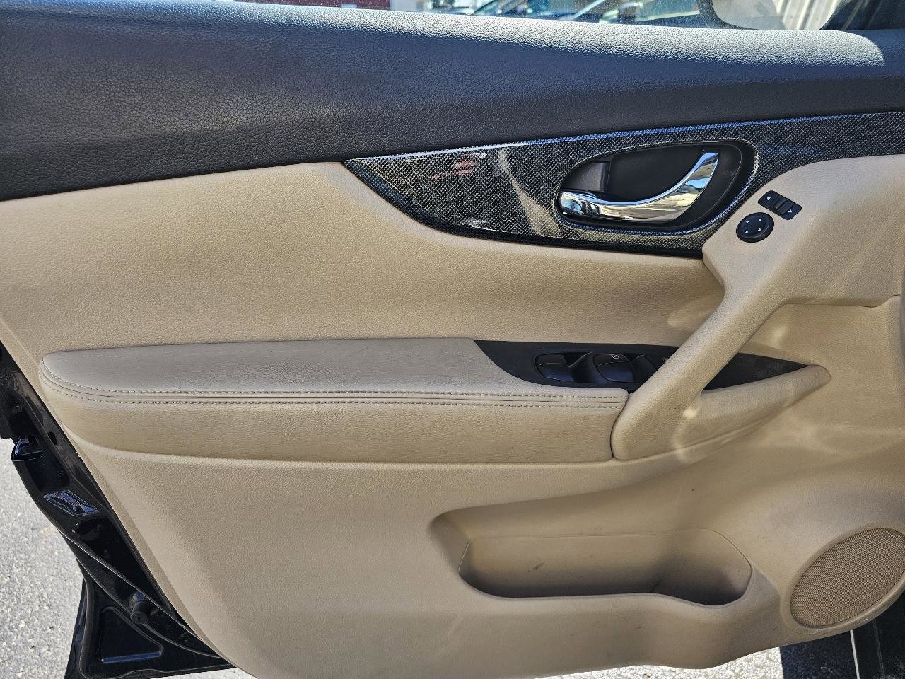 Used 2014 Nissan Rogue SL w/ SL Premium Package image 4