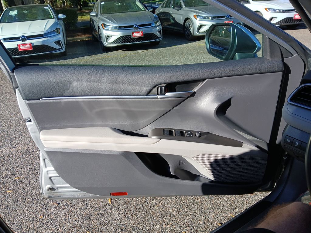 Used 2024 Toyota Camry SE image 14