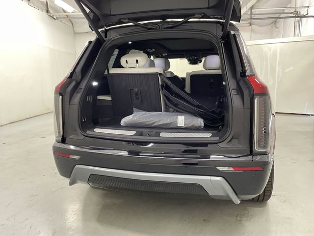 New 2026 Cadillac Vistiq Sport w/ LPO, Floor Liner Package image 28