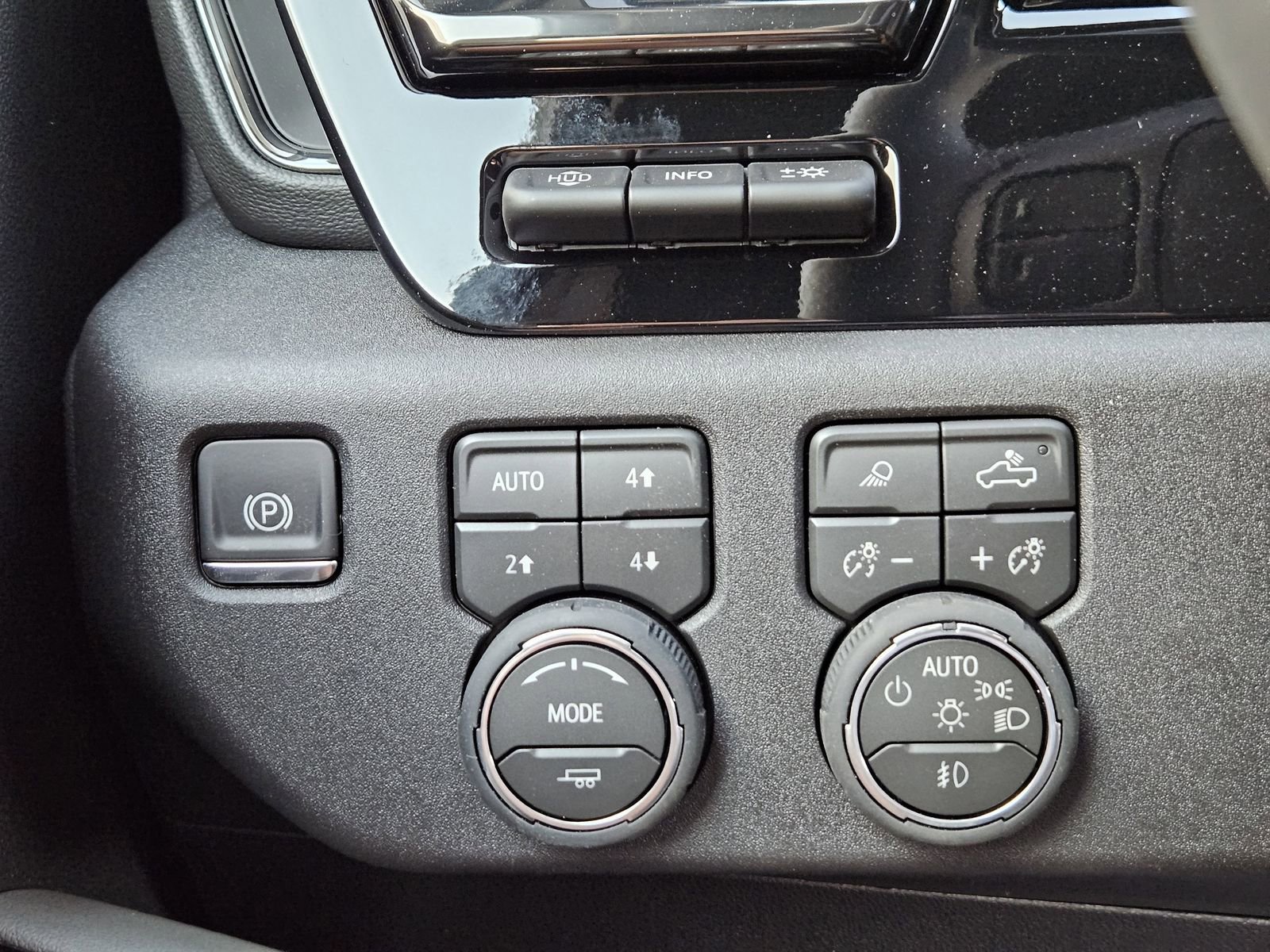 New 2026 Chevrolet Silverado 2500 ZR2 AWD/4WD image 23