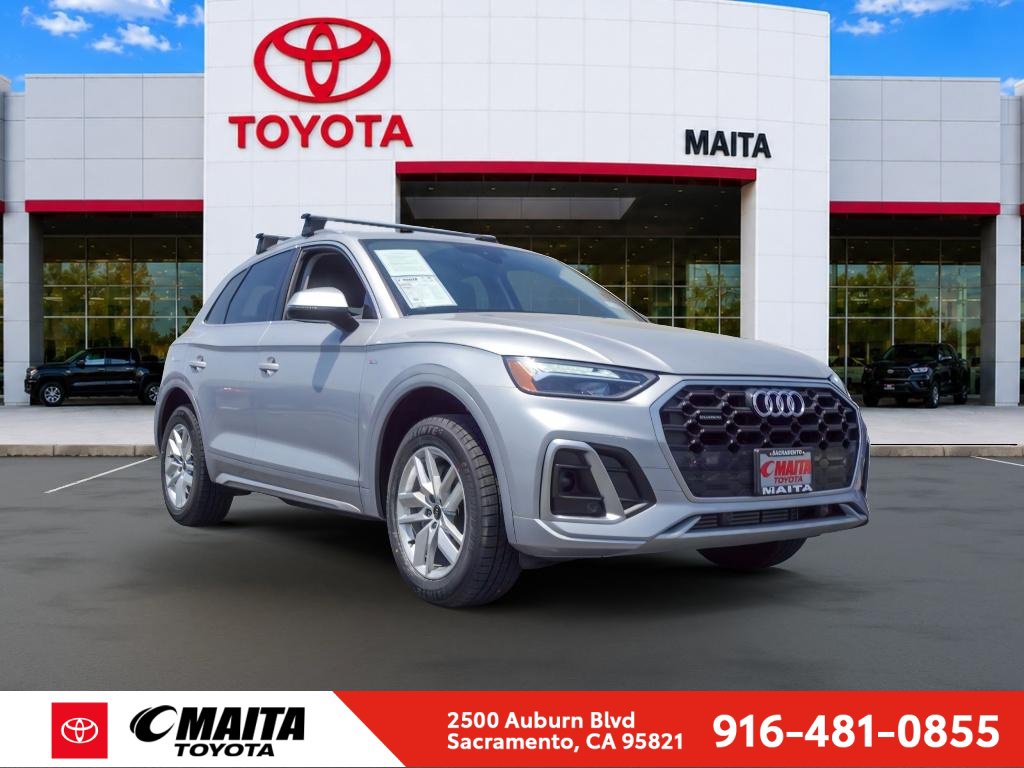 Used 2023 Audi Q5 2.0T Premium w/ Convenience Package AWD/4WD image 1