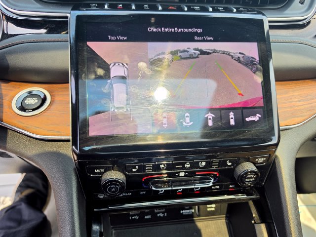 Used 2023 Jeep Grand Cherokee Summit w/ Luxury Tech Group V AWD/4WD image 21