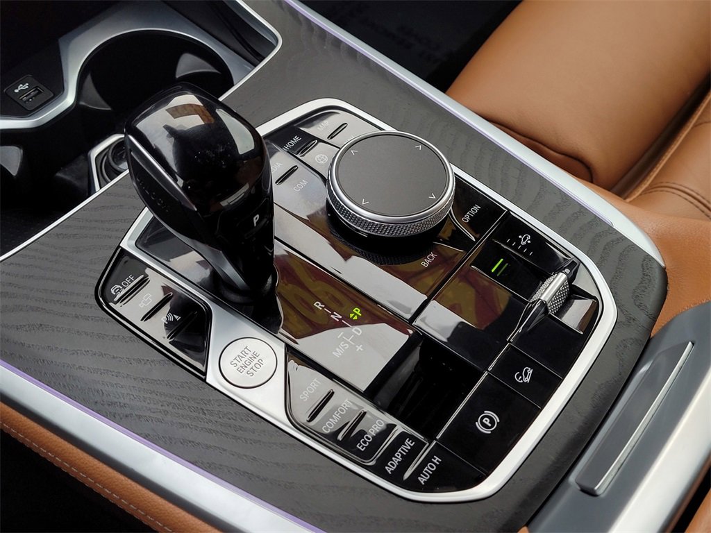 Used 2022 BMW X7 xDrive40i w/ M Sport Package image 22