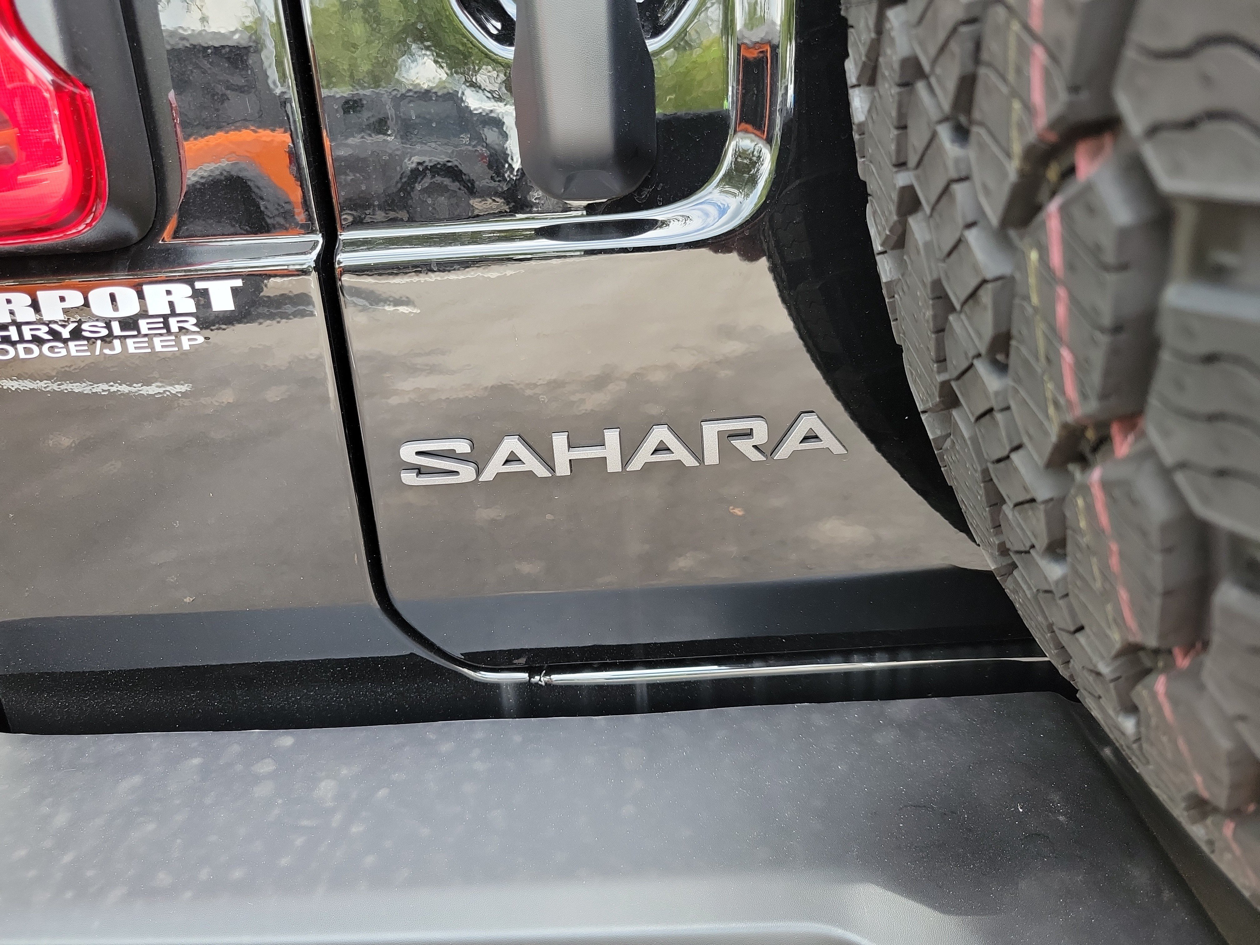 New 2026 Jeep Wrangler Unlimited Sahara AWD/4WD image 6