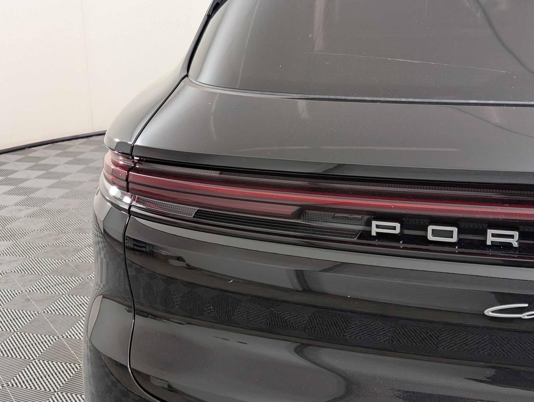 Used 2025 Porsche Cayenne image 15