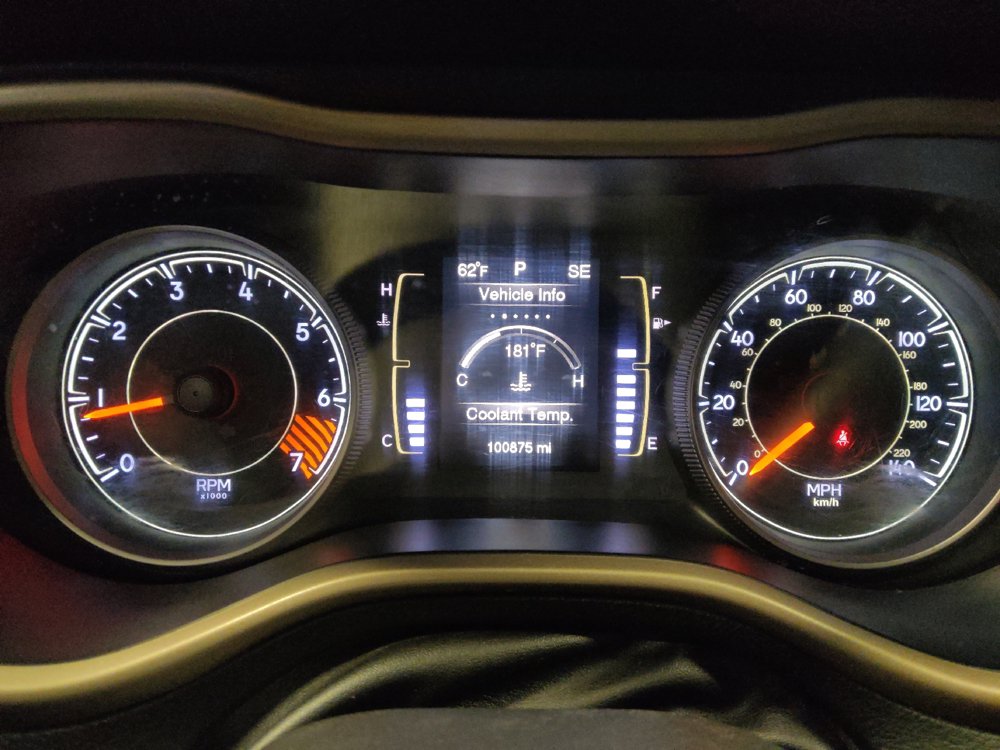 Used 2015 Jeep Cherokee Sport FWD image 23