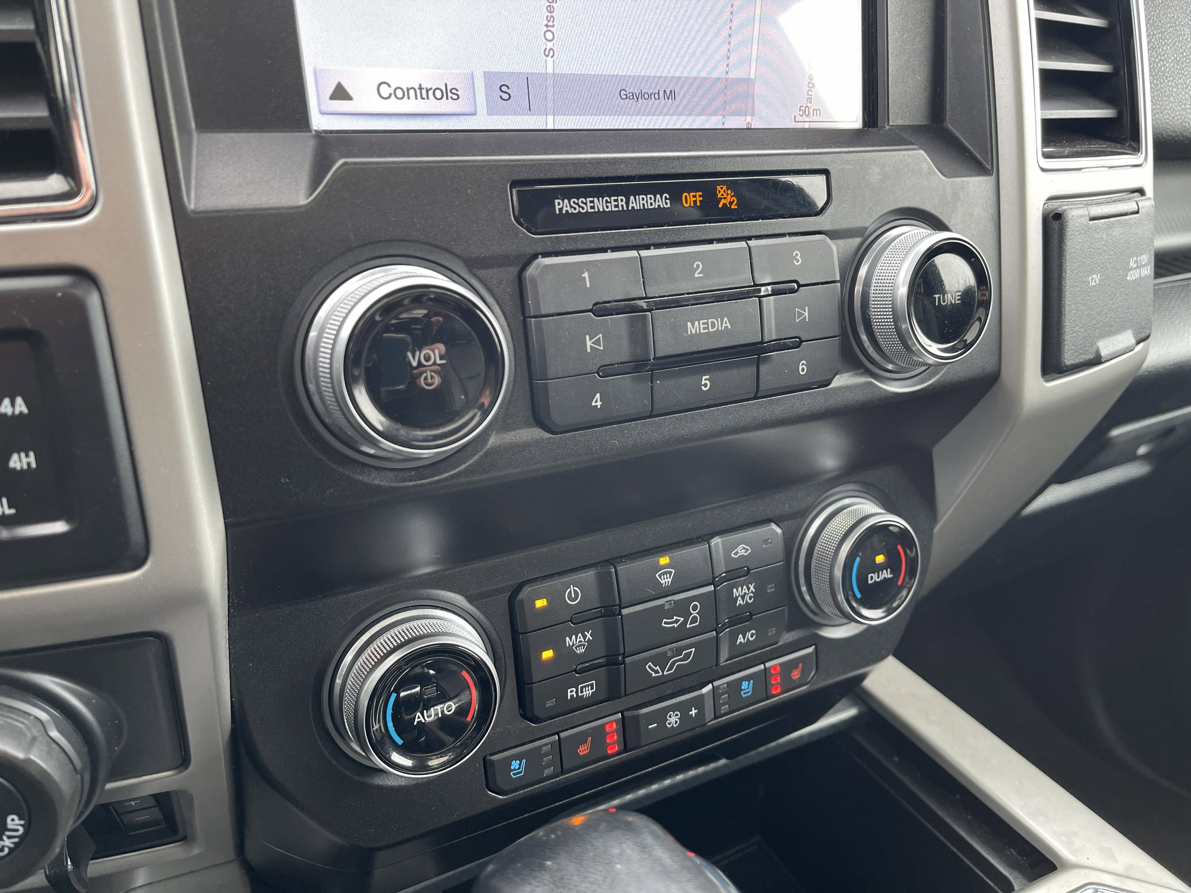 Certified 2019 Ford F150 Lariat w/ Equipment Group 502A Luxury image 18