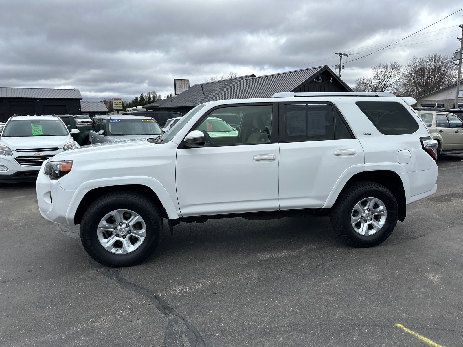 Used 2016 Toyota 4Runner SR5 image 2