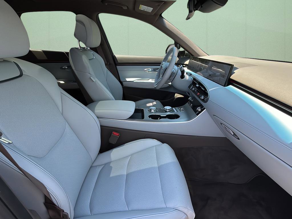 Certified 2026 Genesis GV70 2.5T Advanced AWD/4WD image 36