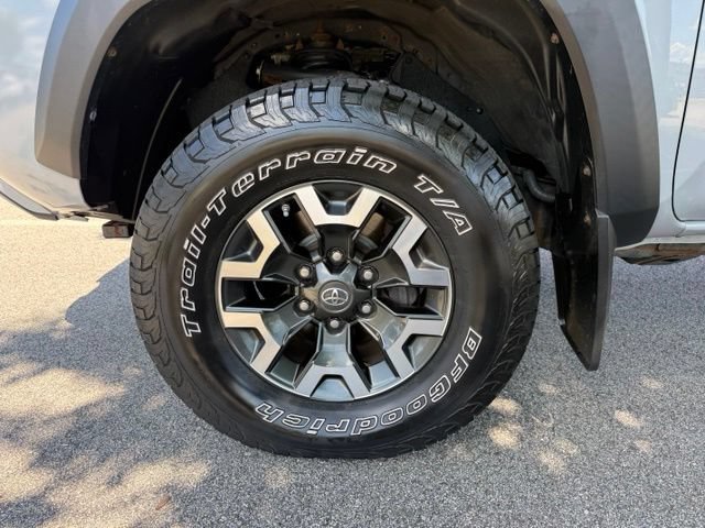 Used 2019 Toyota Tacoma TRD Off-Road w/ Technology Package AWD/4WD image 11