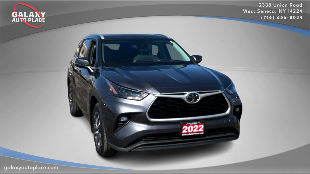 Used 2022 Toyota Highlander XLE image 3