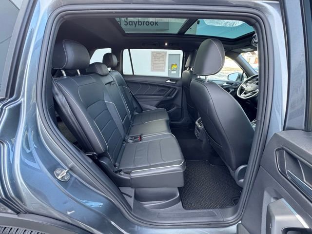 Certified 2022 Volkswagen Tiguan SEL R-Line image 22