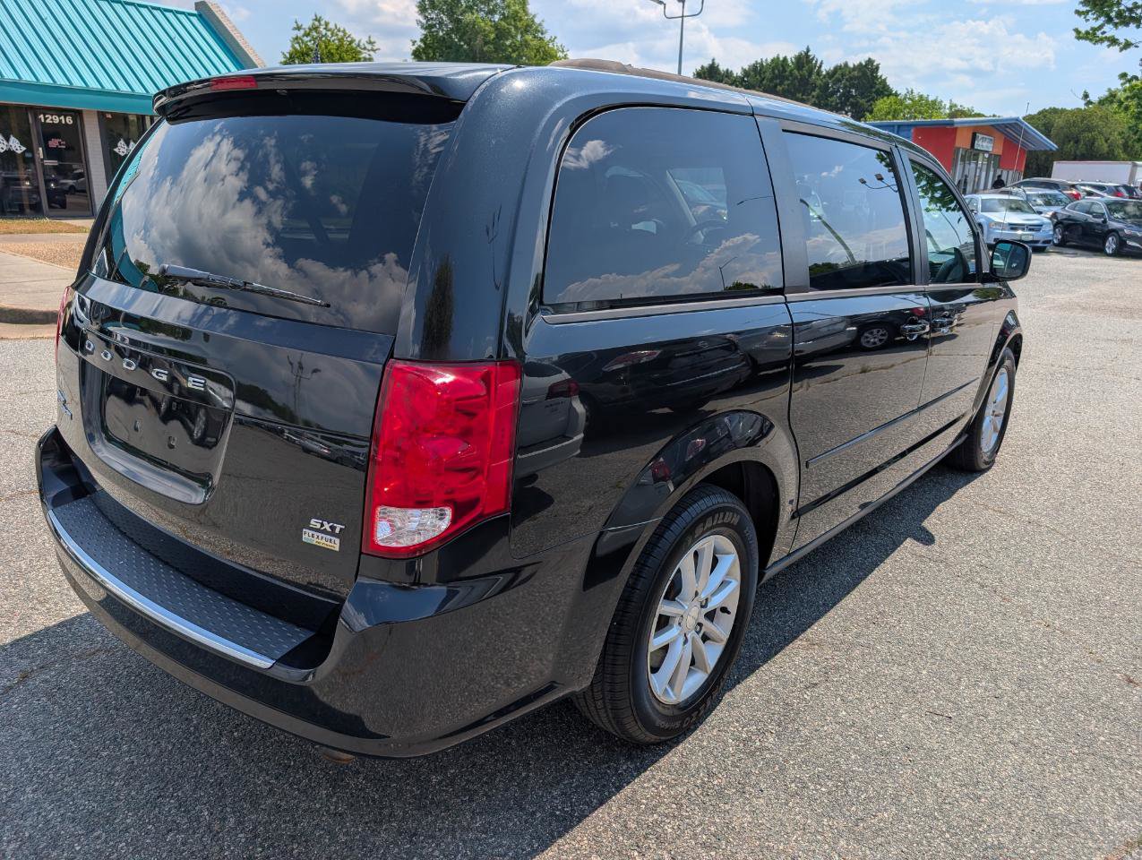 Used 2015 Dodge Grand Caravan SXT FWD image 9