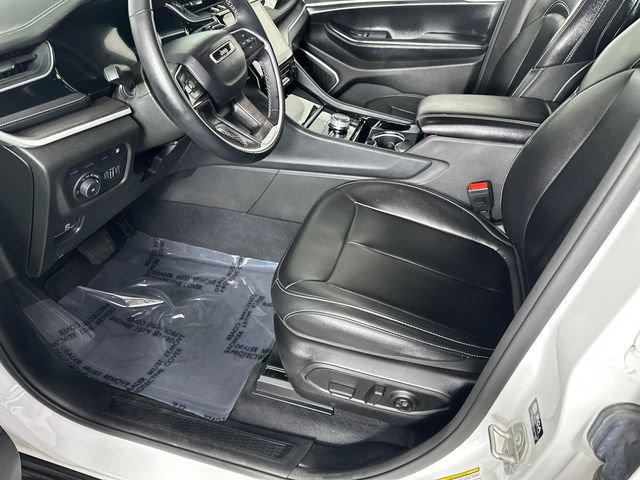 Used 2023 Jeep Grand Cherokee 4WD 4xe image 4