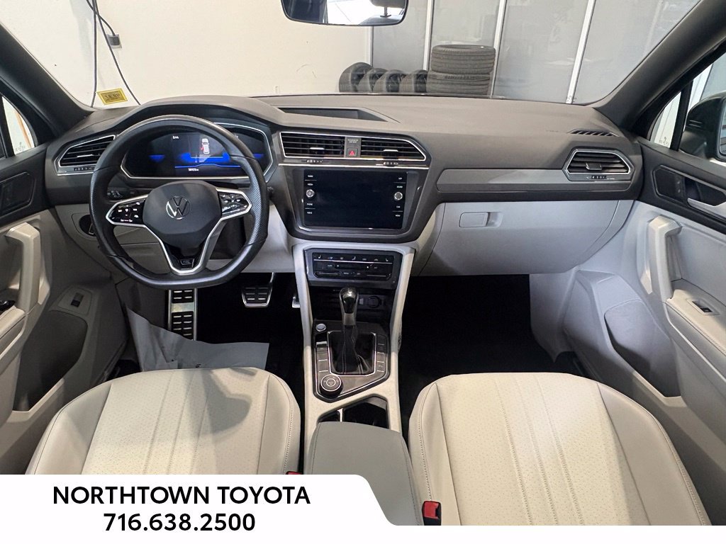 Used 2024 Volkswagen Tiguan SE R-Line AWD/4WD image 27