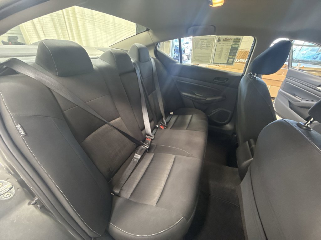 Used 2025 Nissan Altima 2.5 SV FWD image 35
