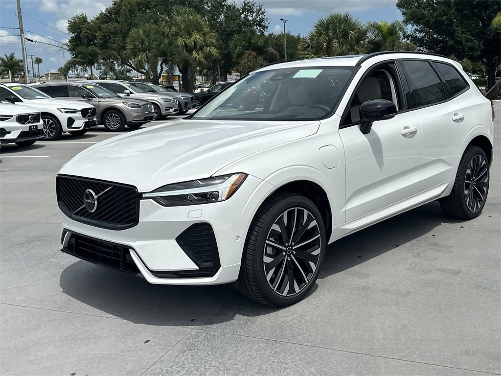New 2026 Volvo XC60 T8 Ultra w/ Protection Package Premier image 2