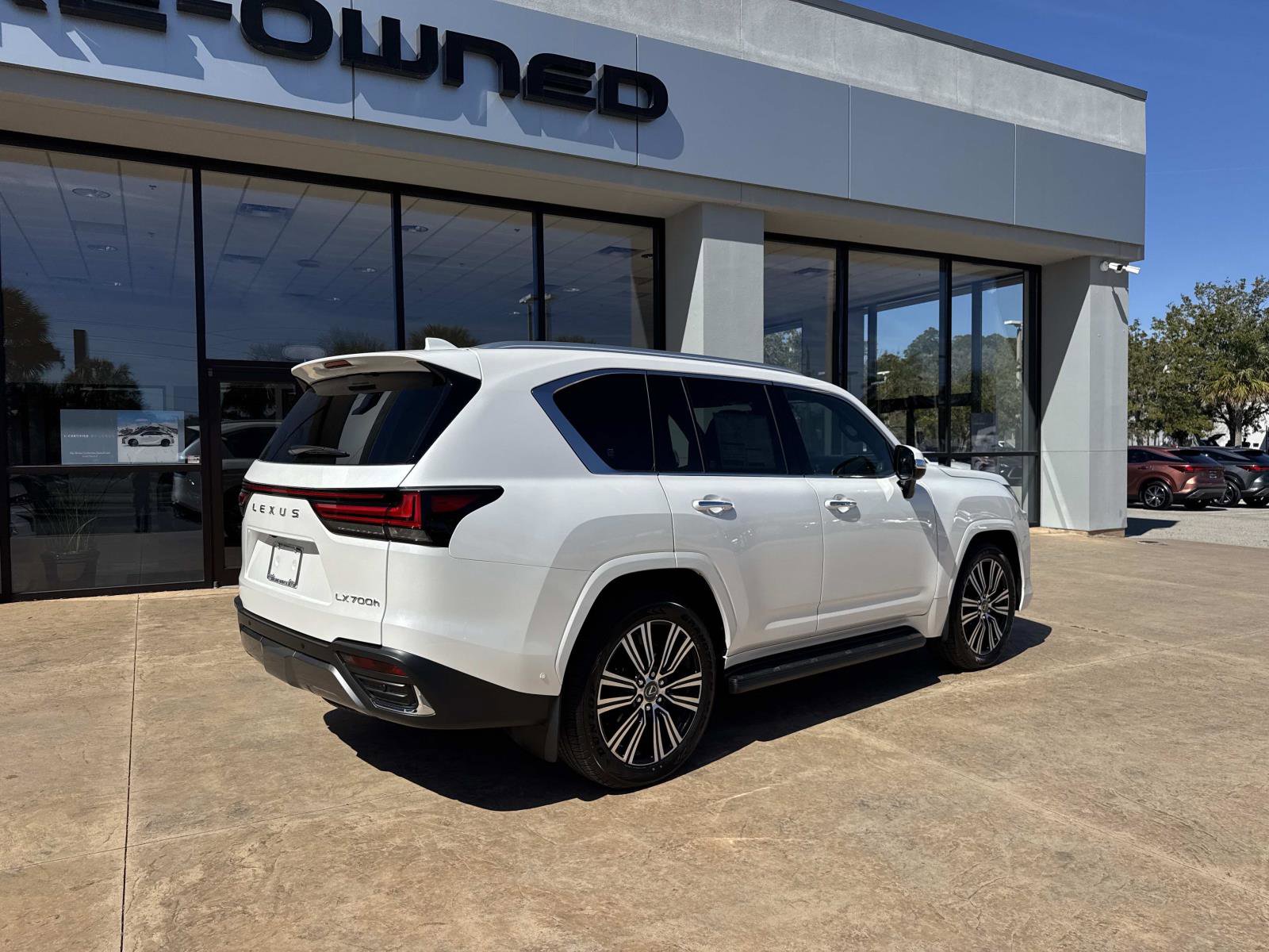 New 2026 Lexus LX 700h Luxury image 3