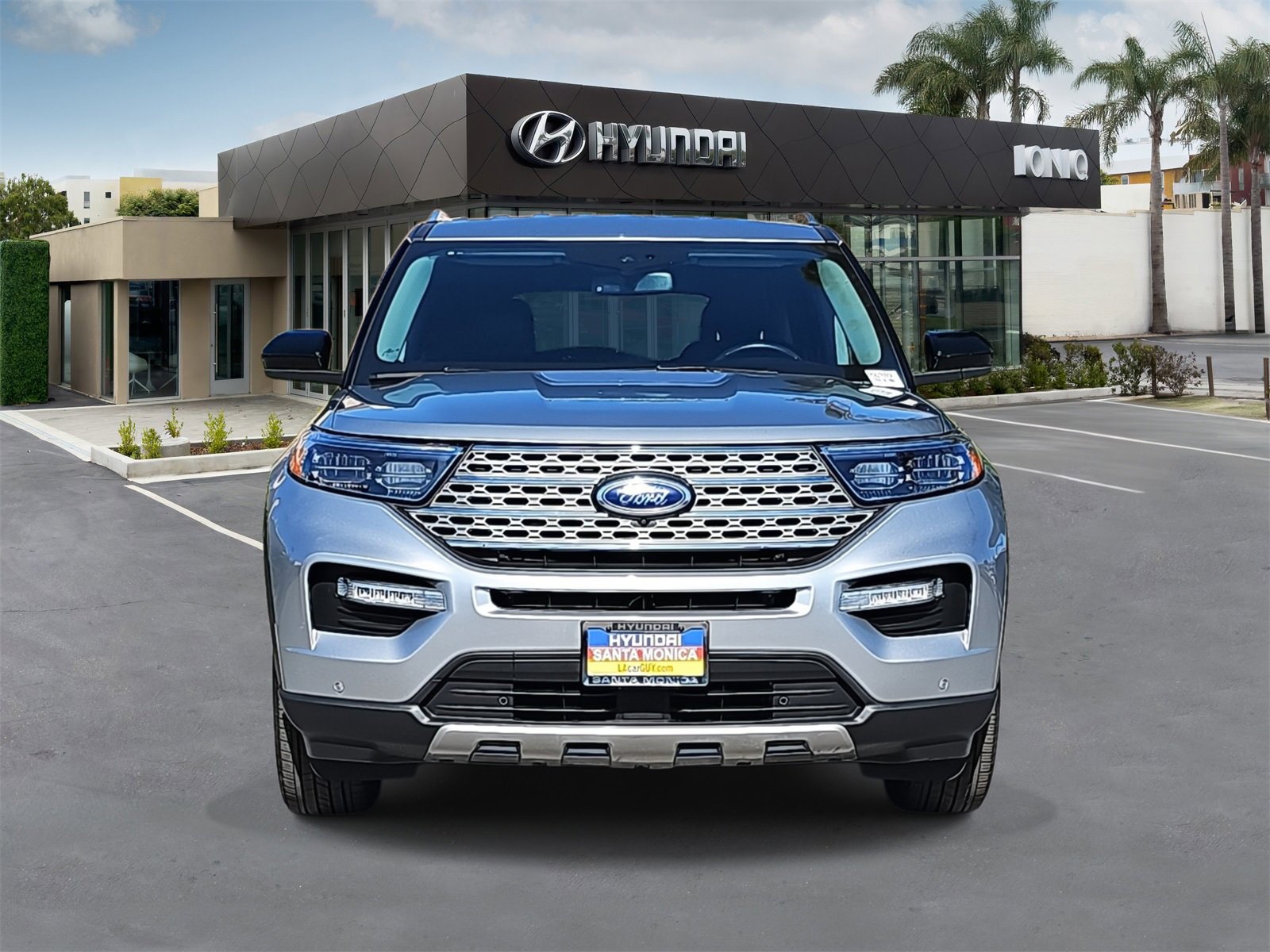 Used 2023 Ford Explorer Limited image 8