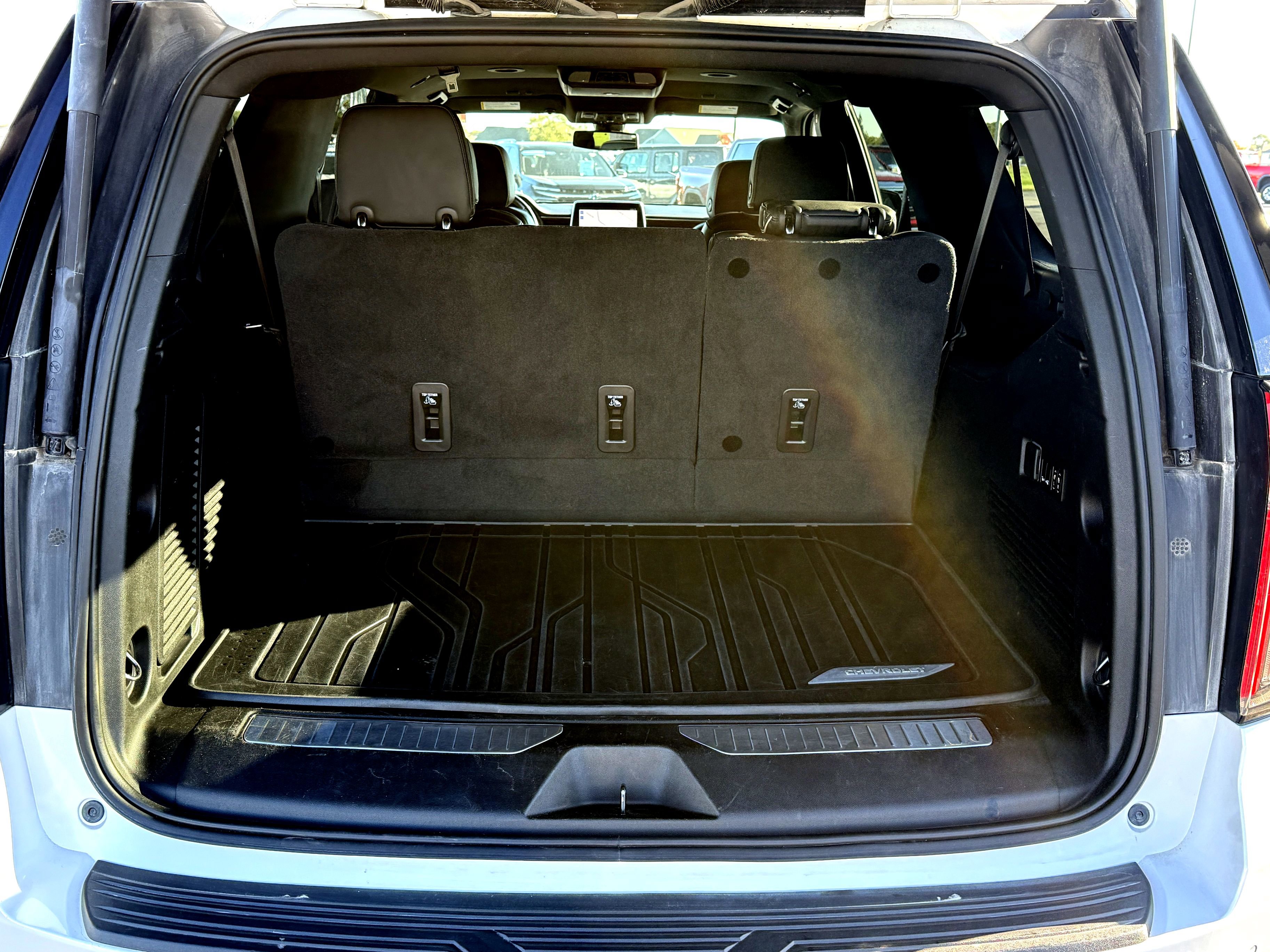 Used 2021 Chevrolet Suburban Premier image 16