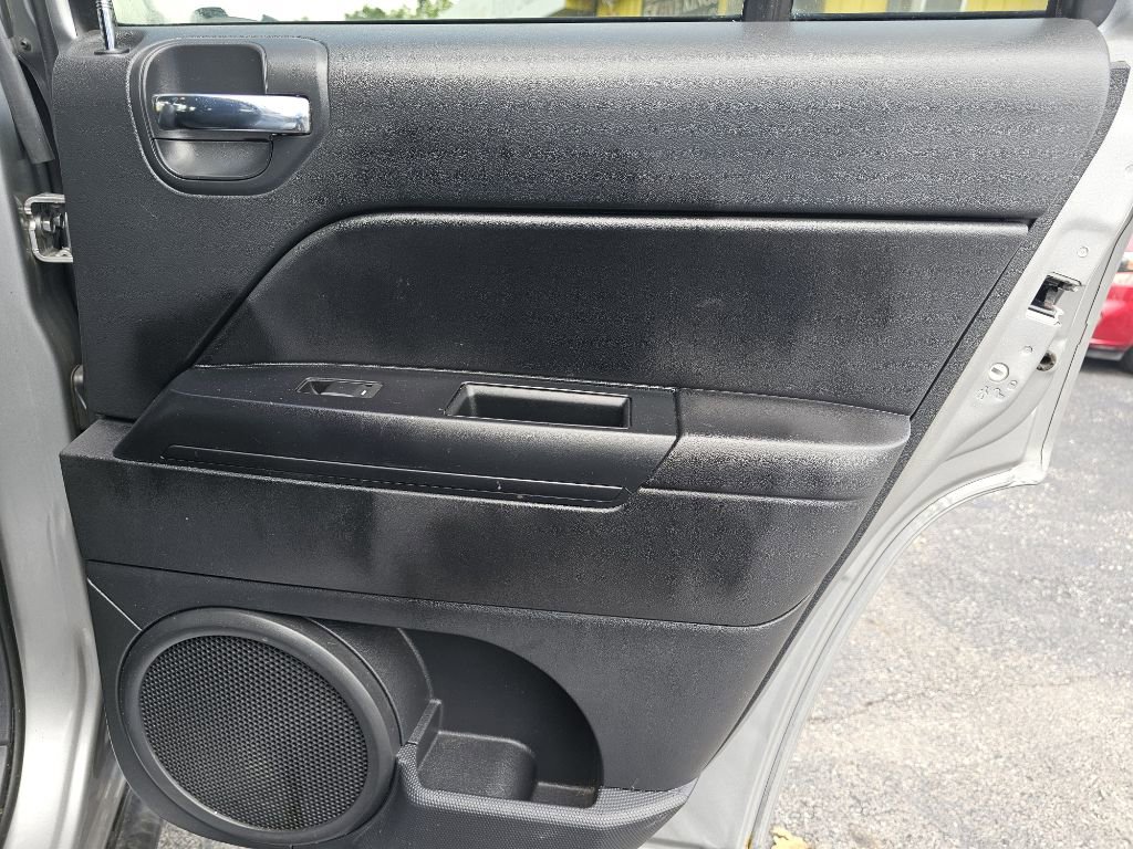 Used 2015 Jeep Compass Sport w/ Power Value Group image 41