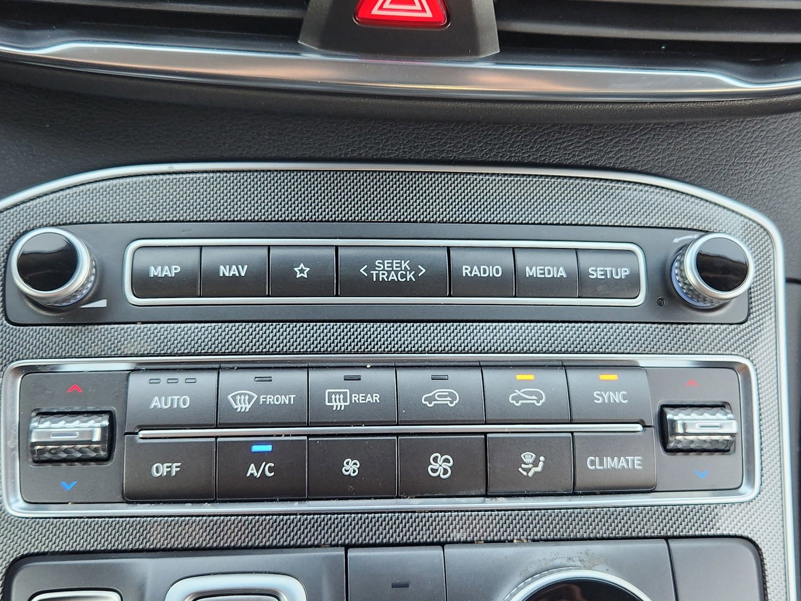 Used 2023 Hyundai Santa Fe SEL image 21