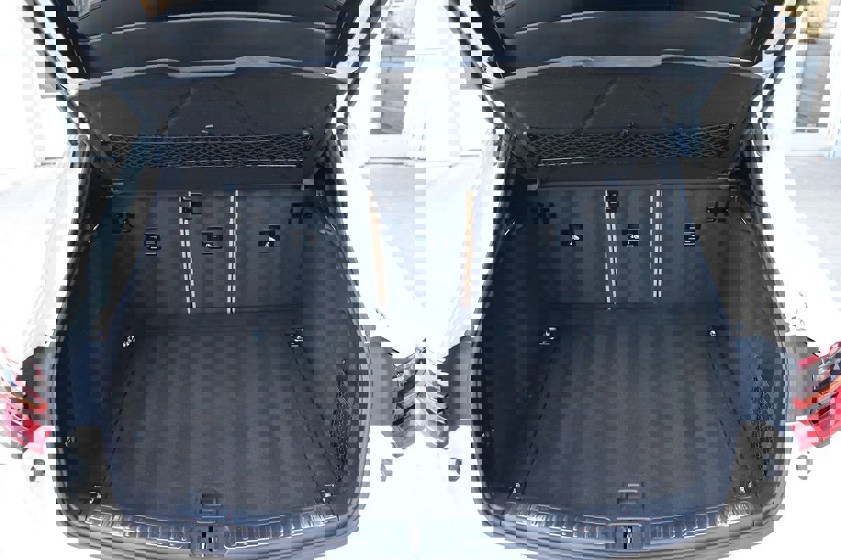 Used 2018 Porsche Macan image 37